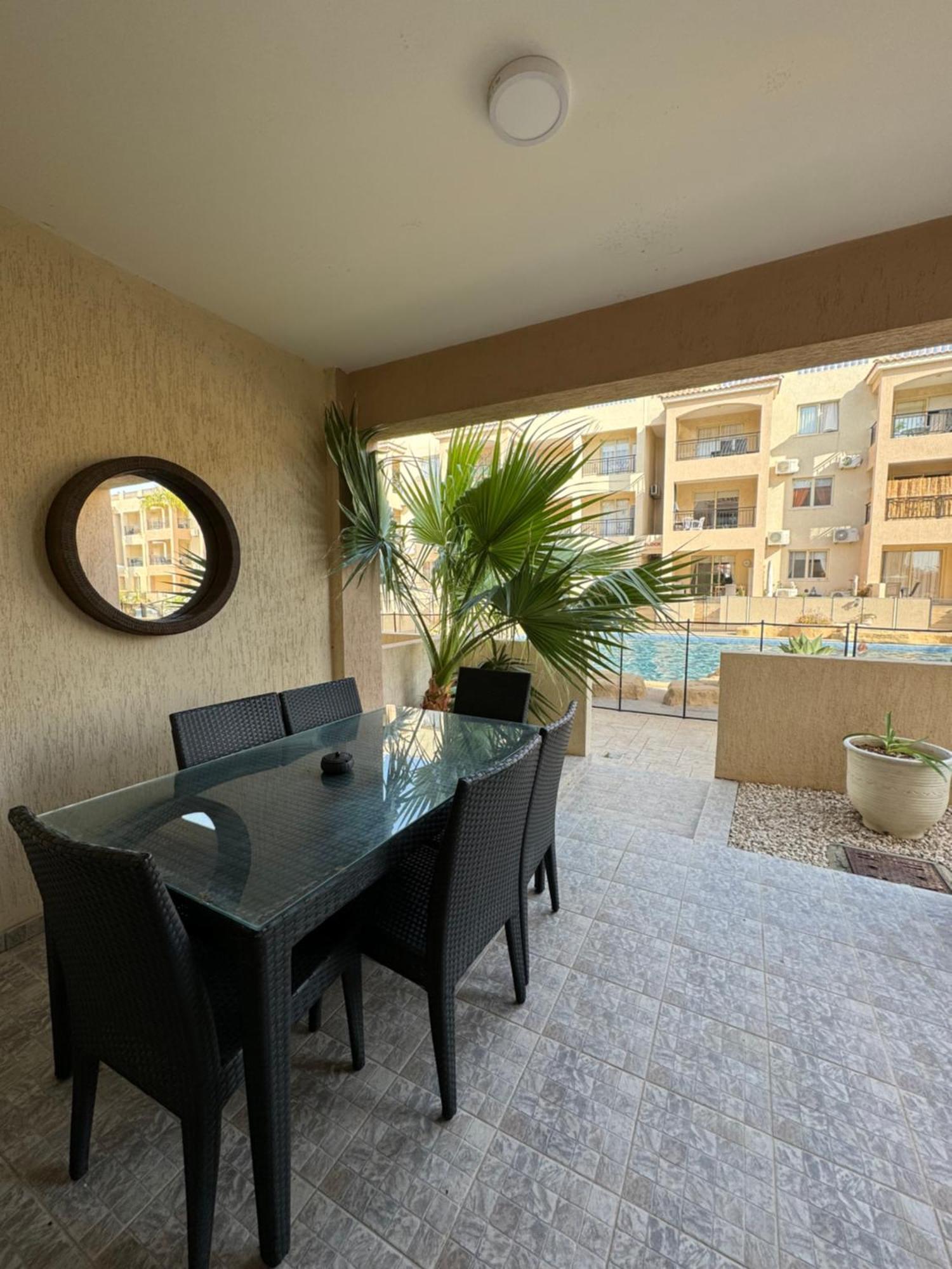 Royal-Seacrest Oasis, Pool-Side Apartment Paphos Exterior photo