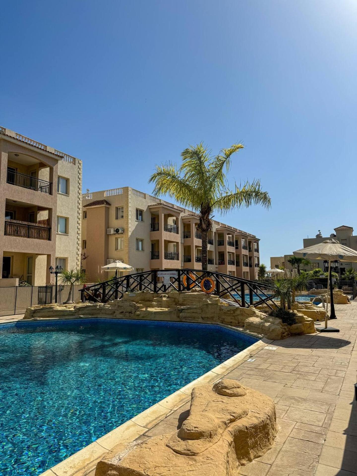 Royal-Seacrest Oasis, Pool-Side Apartment Paphos Exterior photo